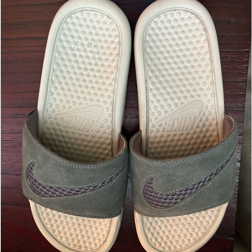 NIKE Slides